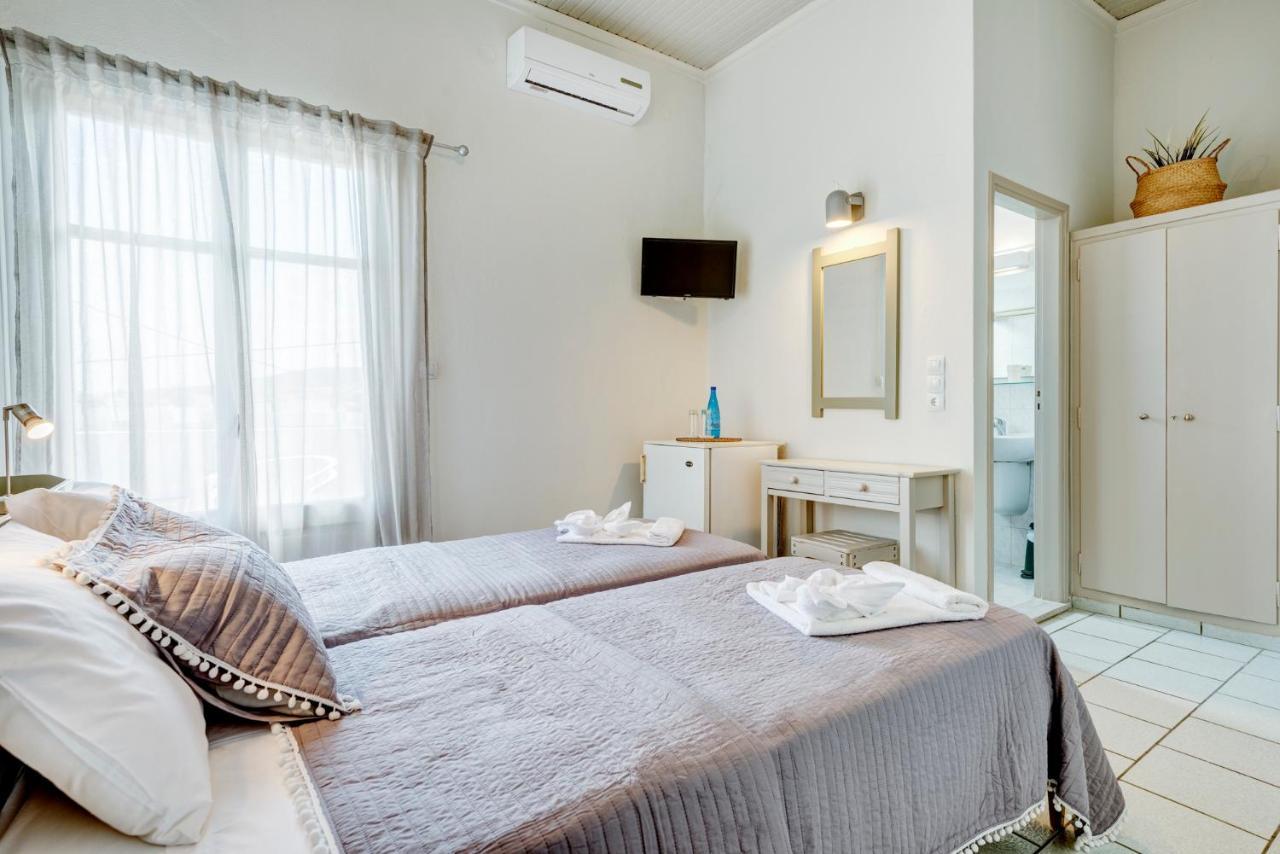 Hotel Kamelo Vári Екстериор снимка