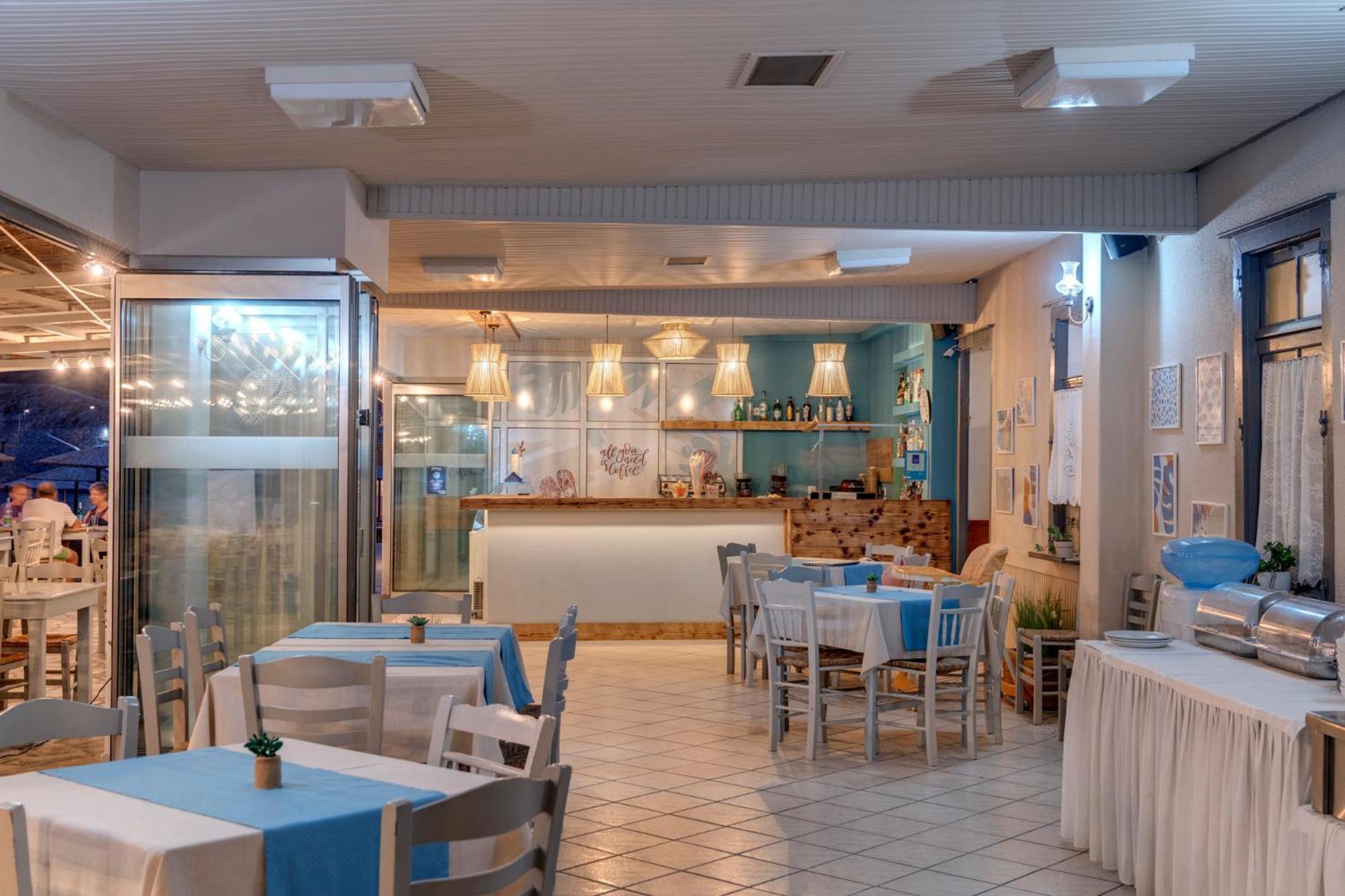 Hotel Kamelo Vári Екстериор снимка