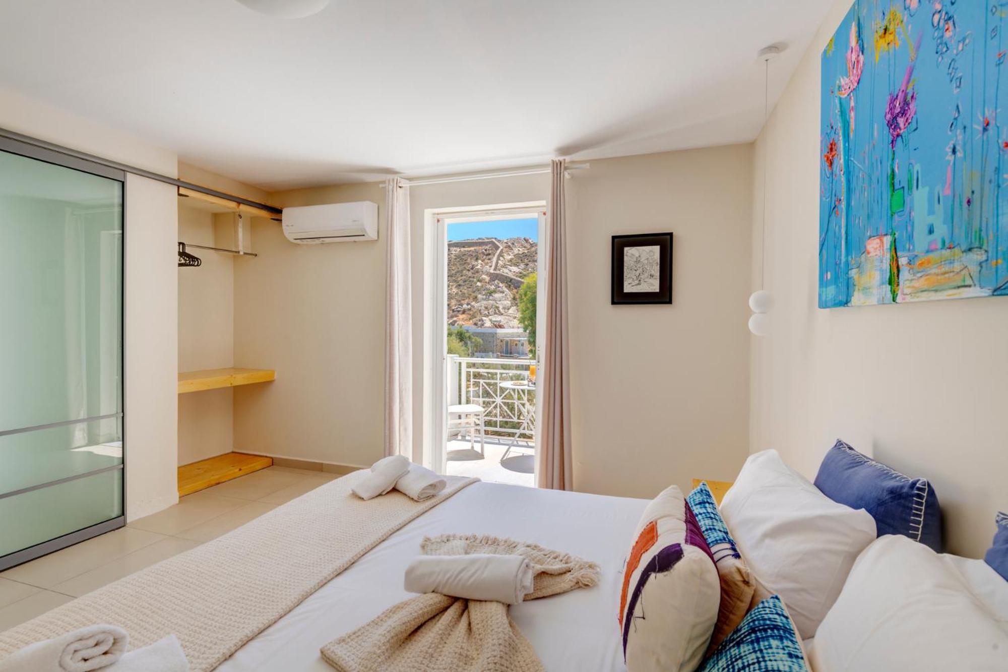 Hotel Kamelo Vári Екстериор снимка