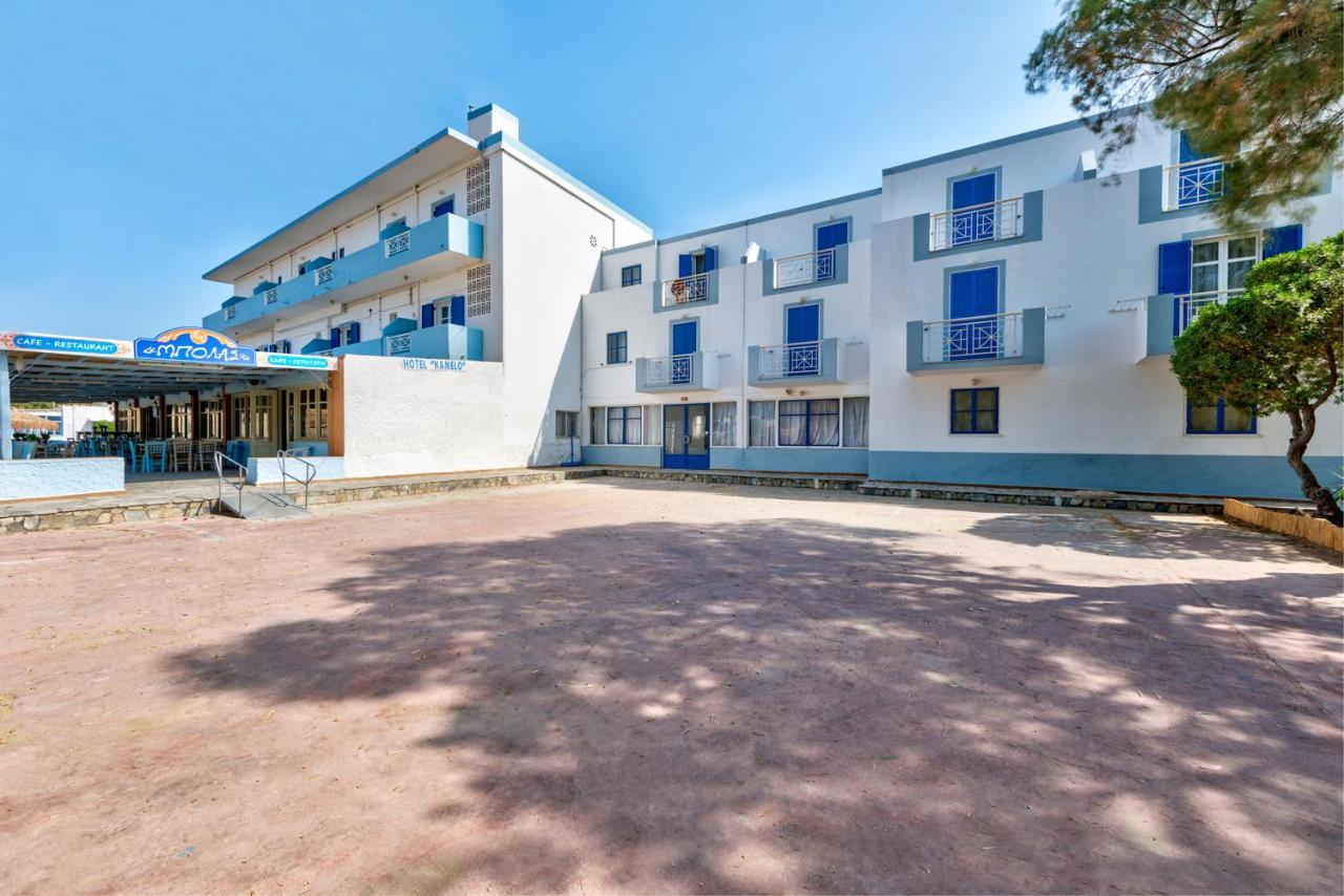 Hotel Kamelo Vári Екстериор снимка