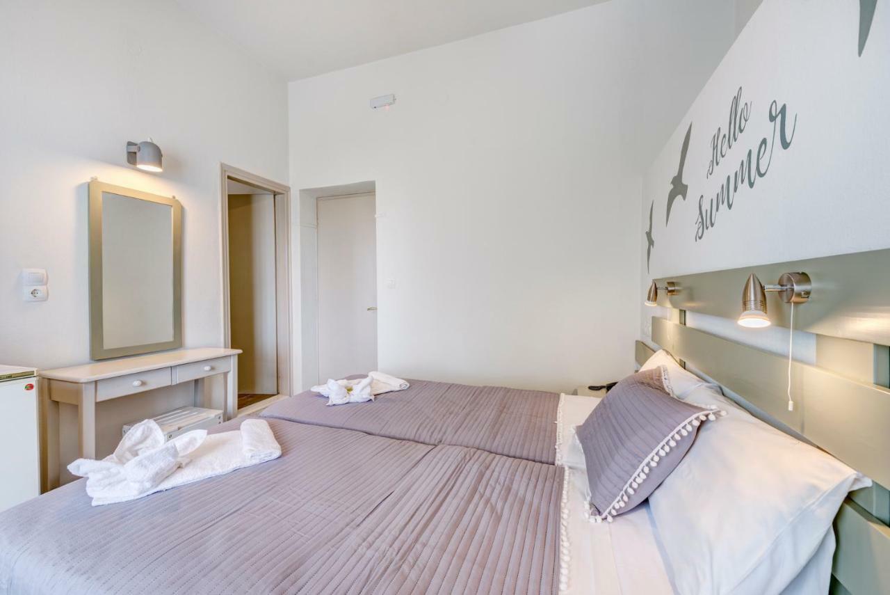 Hotel Kamelo Vári Екстериор снимка